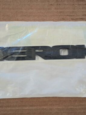 2017-2021 Jeep Grand Cherokee Nameplate "Cherokee" Front Doors Genuine OEM